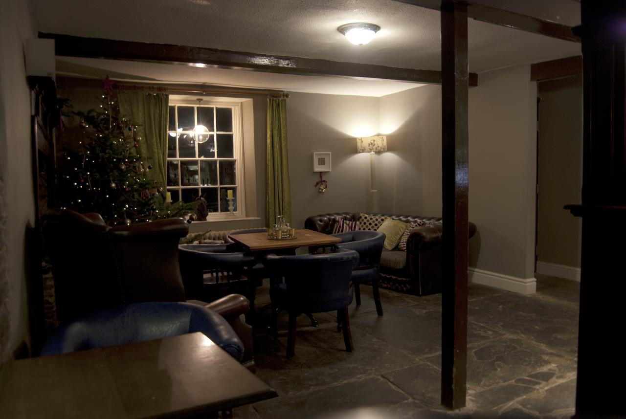 The Fforest Inn Llanfihangel-nant-Melan Exterior foto